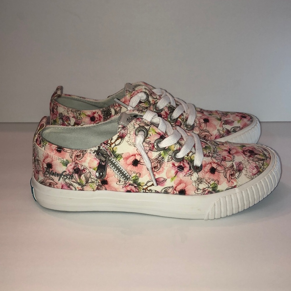 New Blowfish Women’s Sneakers